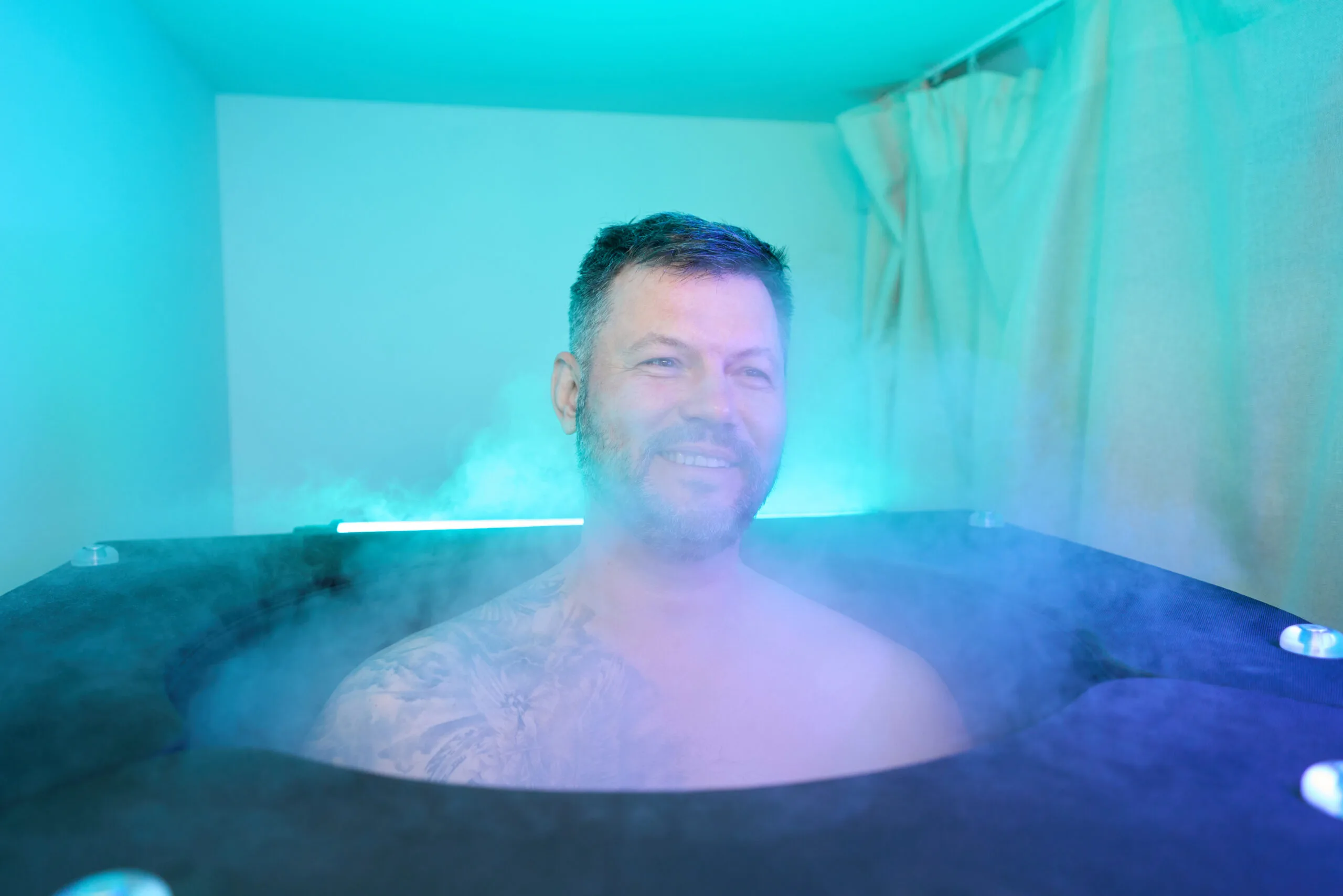 Mann in der Kryosauna